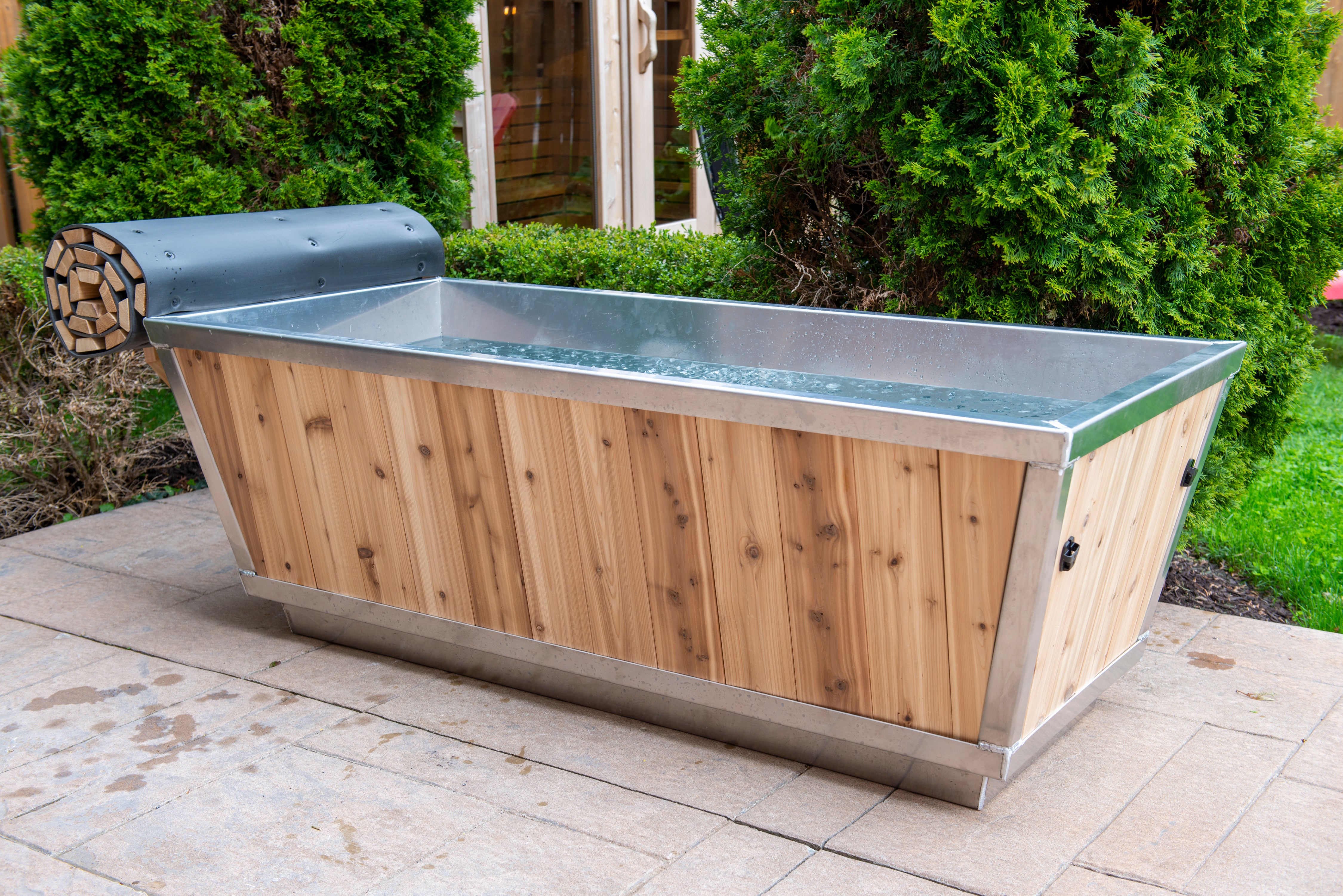 Dundalk LeisureCraft- The Polar Plunge Tub CT362PP